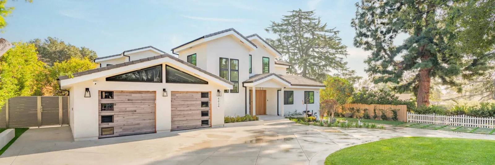 Chevy Chase new construction, finished front exterior of the completed custom home, La Cañada Flintridge
